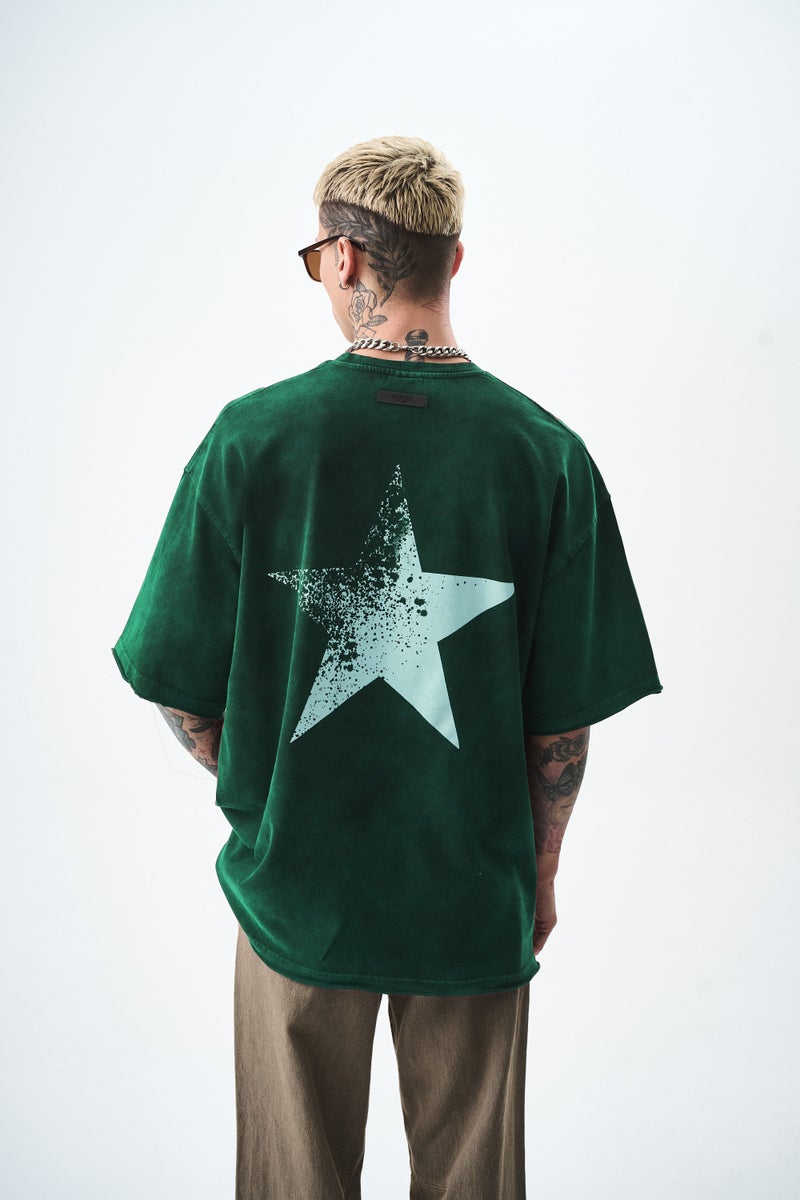 تي شيرت رجالي مقاس كبير (Oversize) مغسول بطبعة "Star"، أخضر